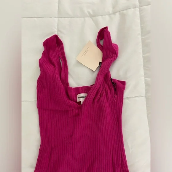 Catey Dress in Fuchsia
superdown - Picture 4 of 7